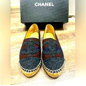 🔥AUTHENTIC CHANEL🔥INTERLOCKING CC LOGO WOOL ESPADRILLES LIKE NEW